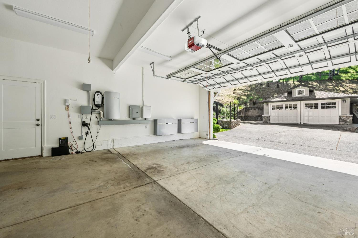 2546 Cresta Road