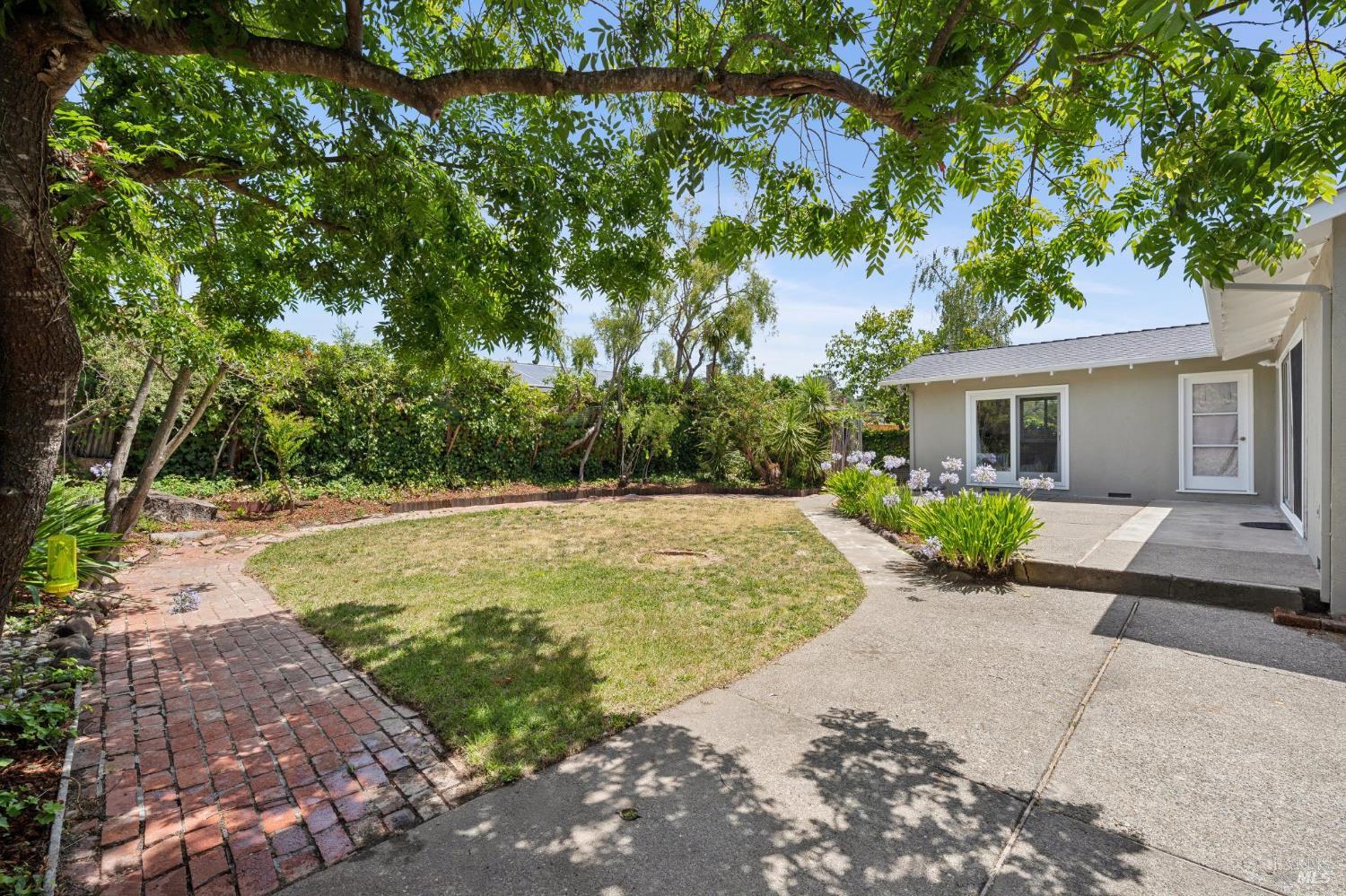44 Robinhood Drive
