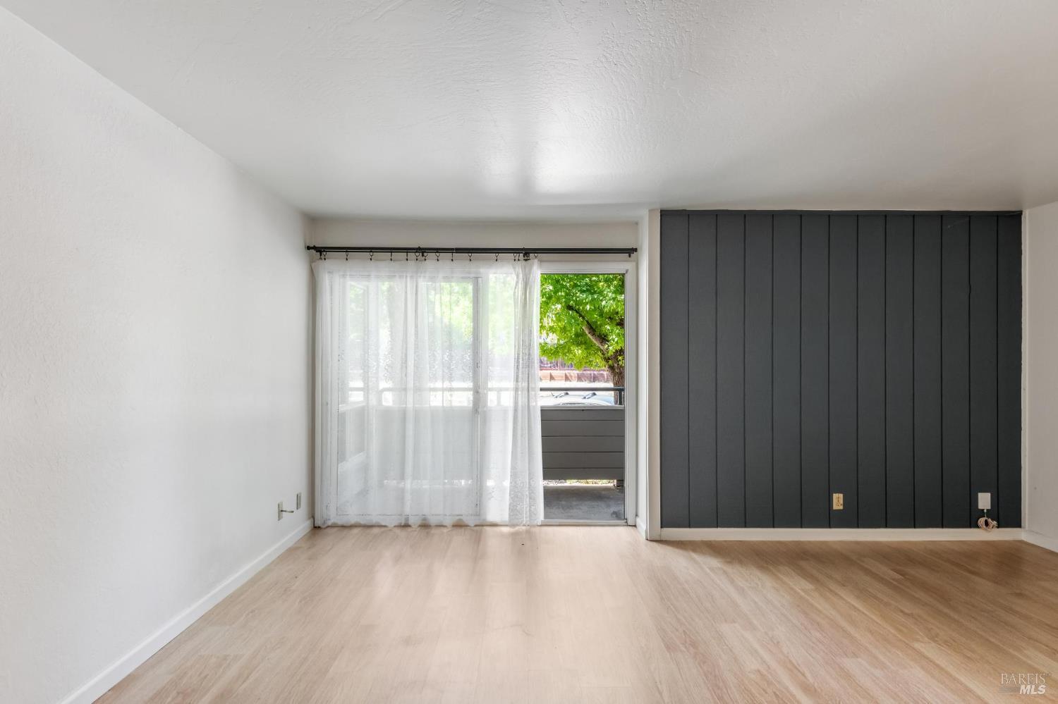 372 Larkspur Plaza Drive