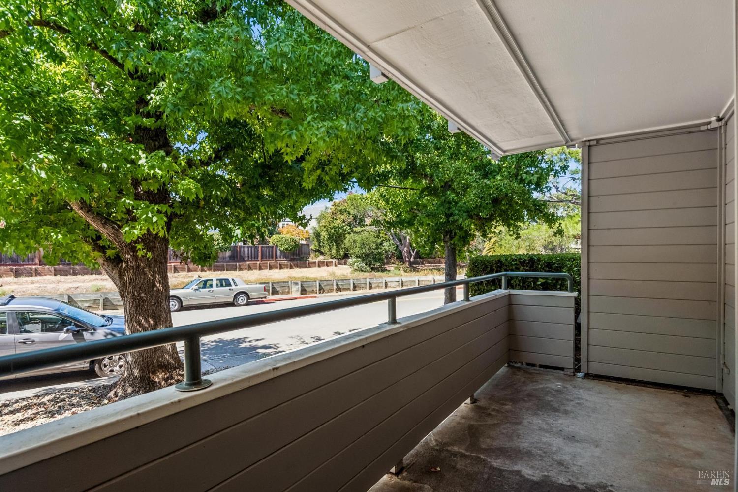 372 Larkspur Plaza Drive