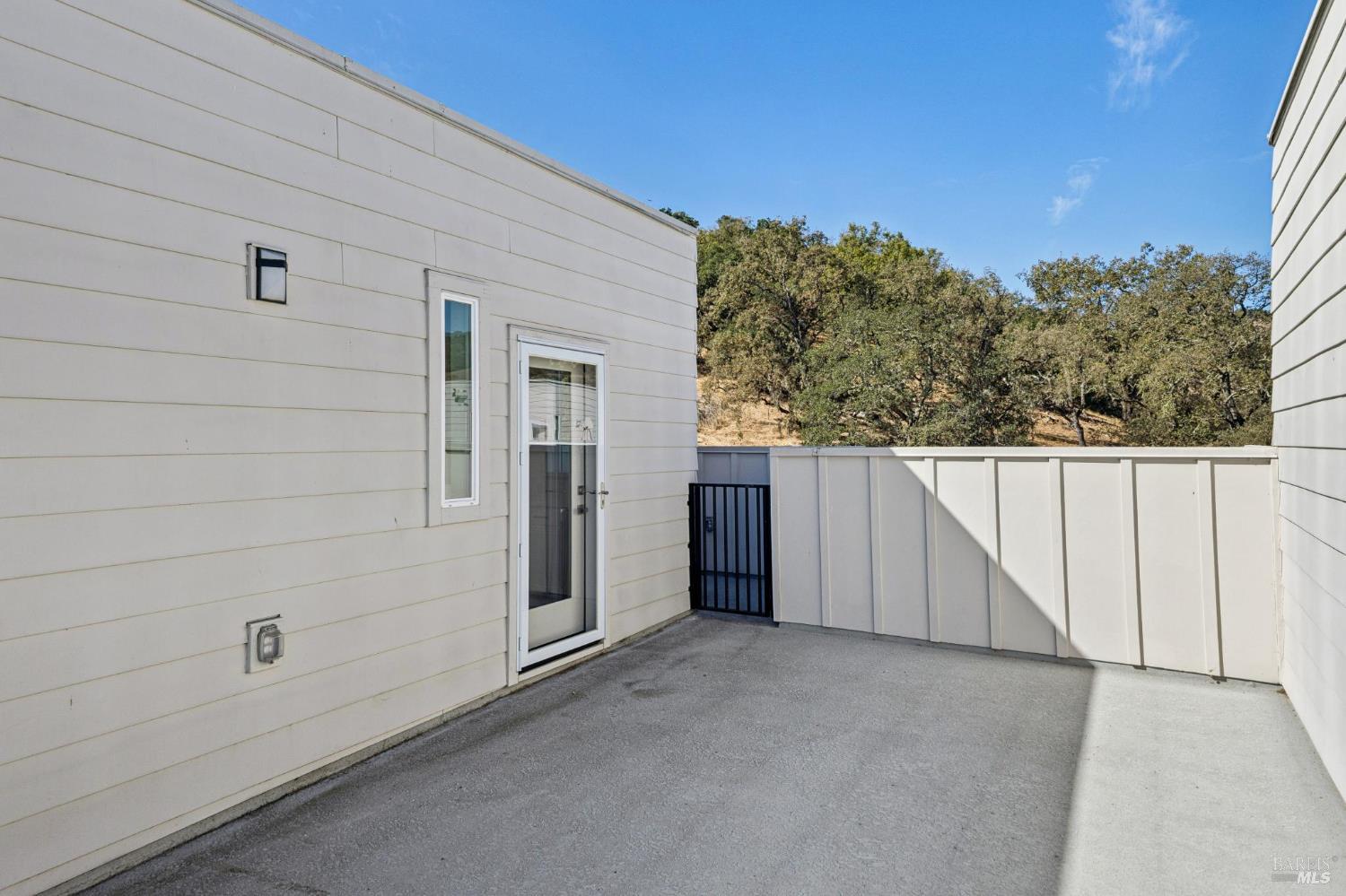 305 Verandah Avenue