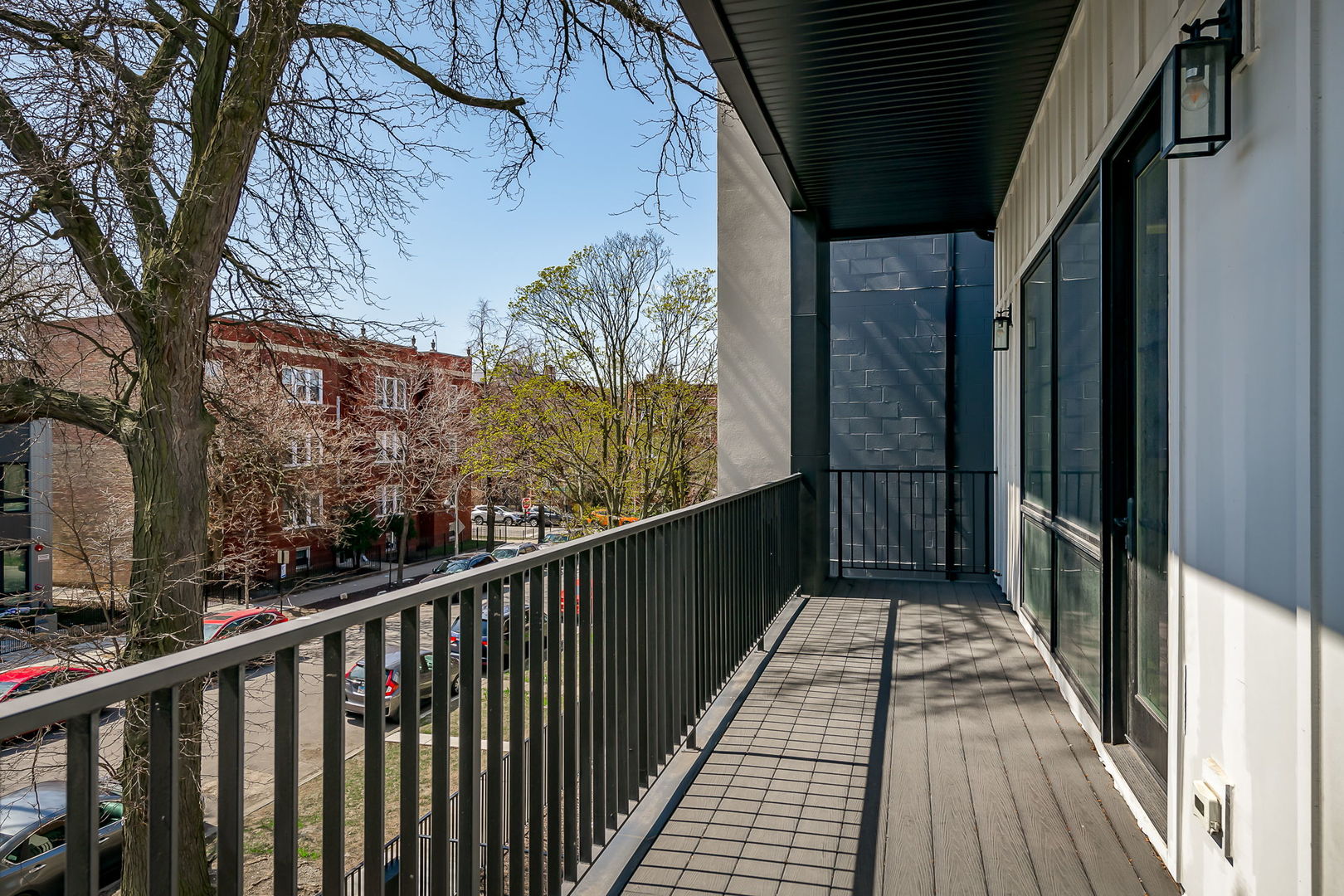 2633 N Emmett Street Unit: 2F