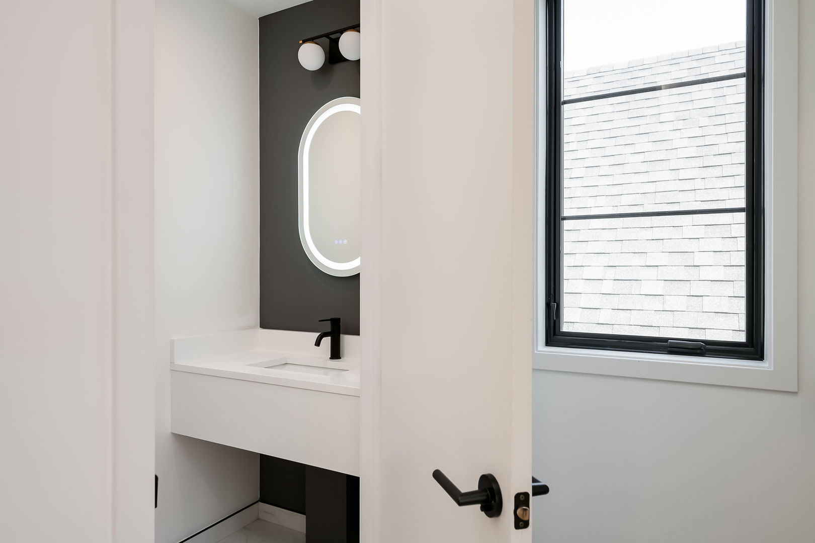 2633 N Emmett Street Unit: 2F