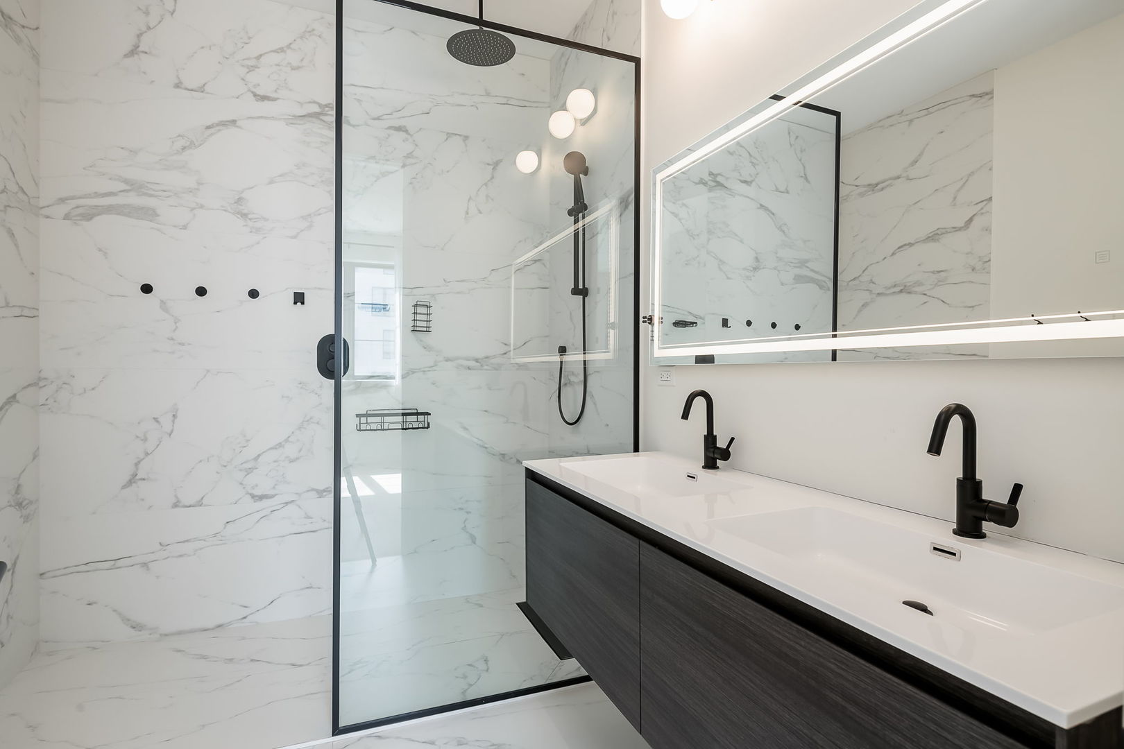 2633 N Emmett Street Unit: 2F