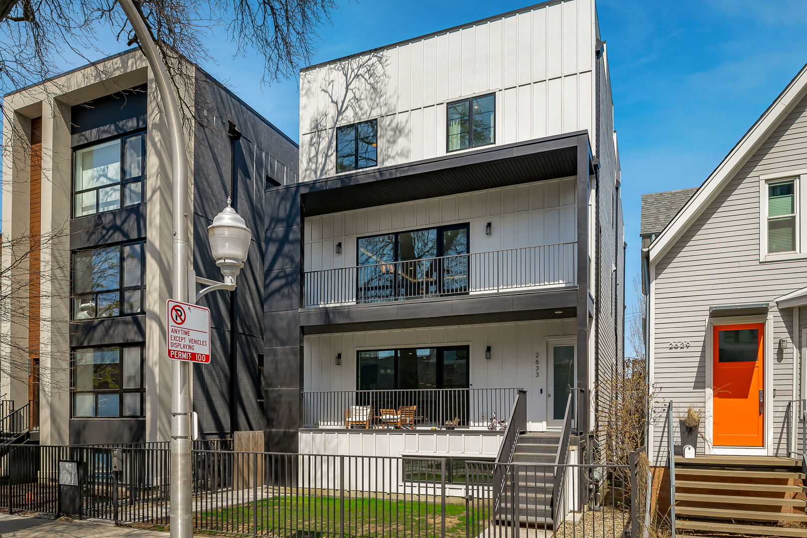 2633 N Emmett Street Unit: 2F