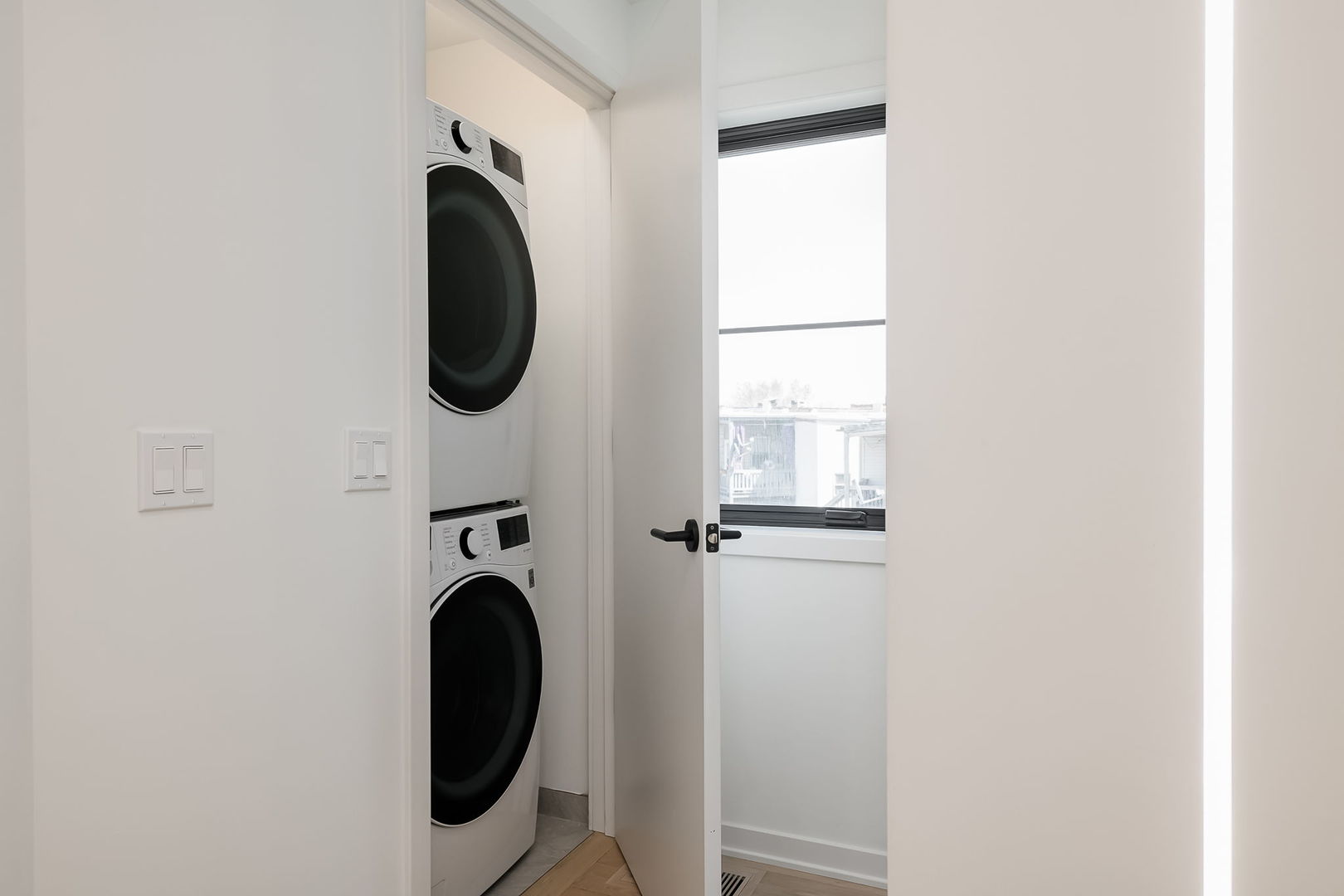 2633 N Emmett Street Unit: 2F