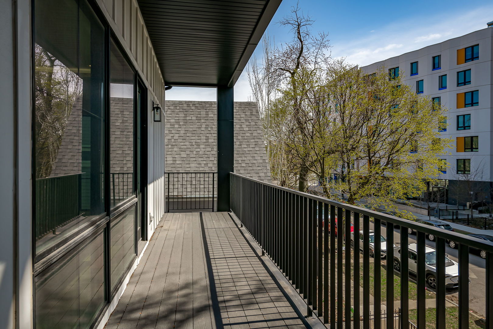 2633 N Emmett Street Unit: 2F
