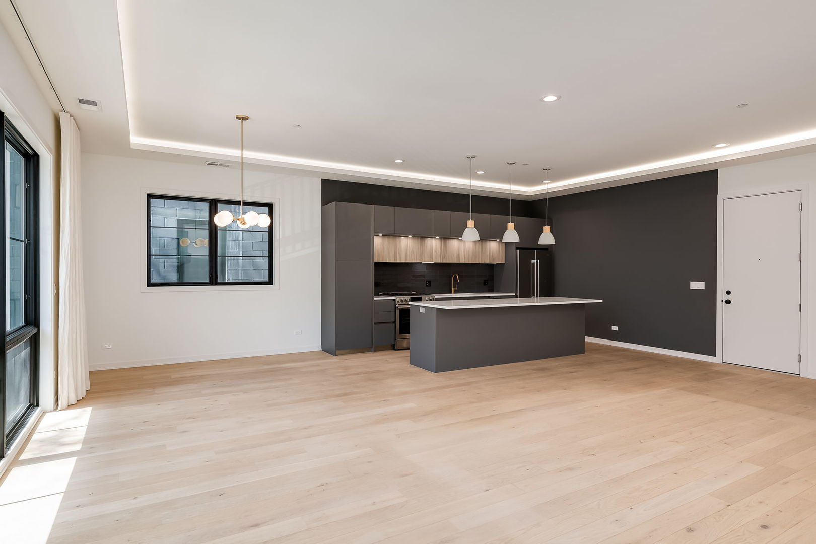 2633 N Emmett Street Unit: 2F