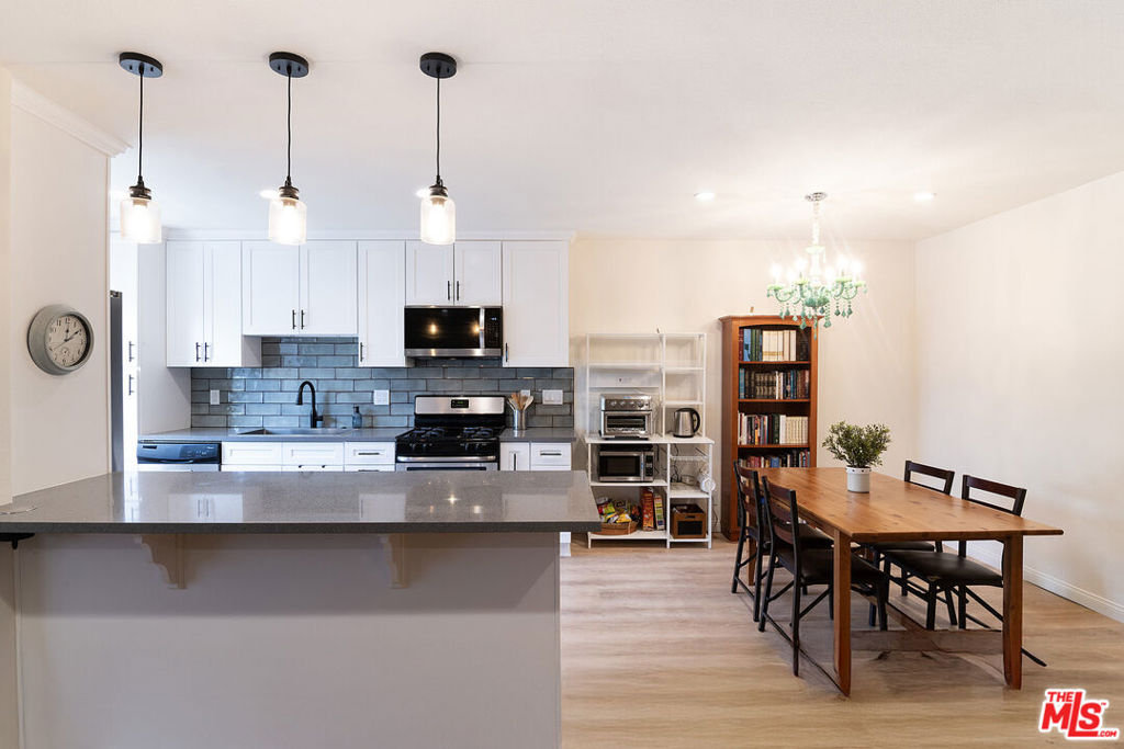 4358 Mammoth Avenue 26