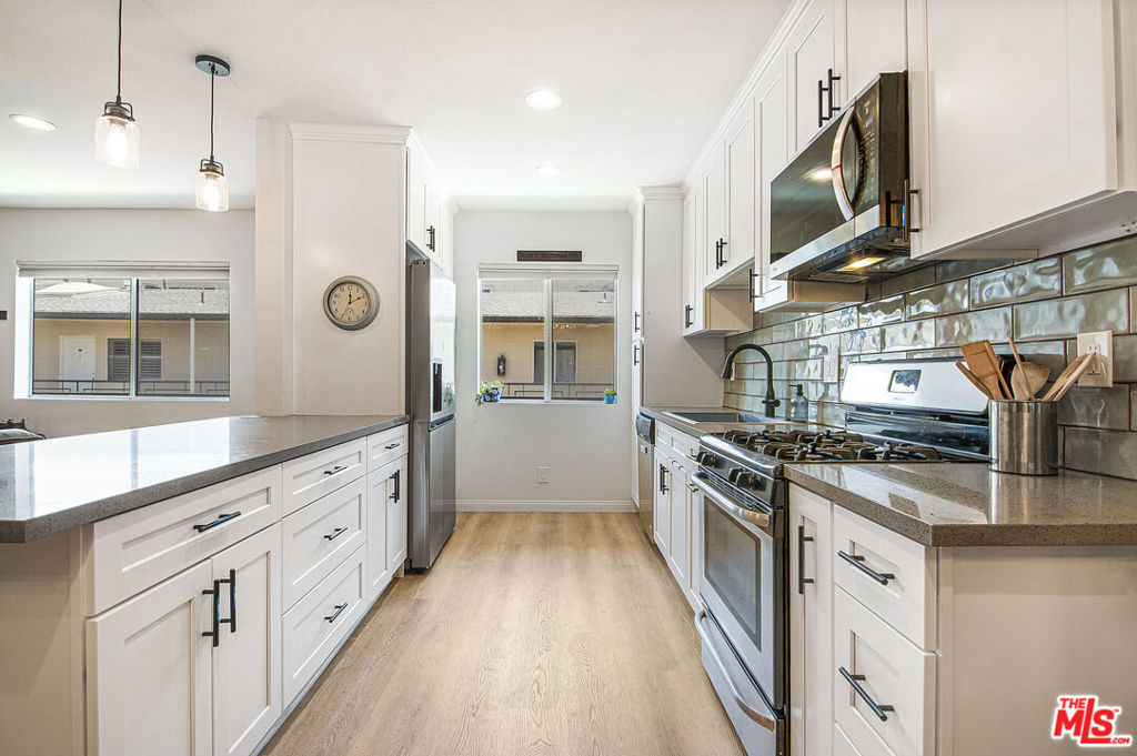 4358 Mammoth Avenue 26