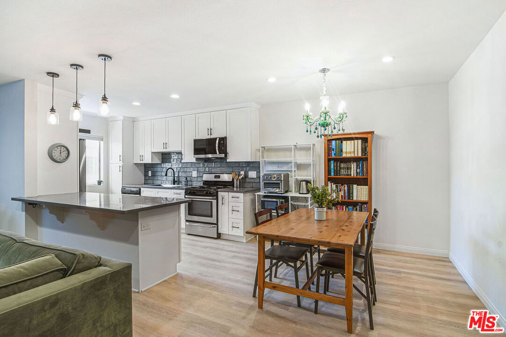 4358 Mammoth Avenue 26