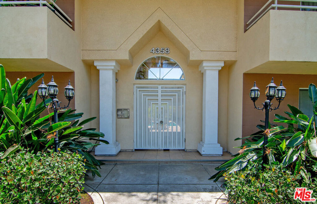 4358 Mammoth Avenue 26