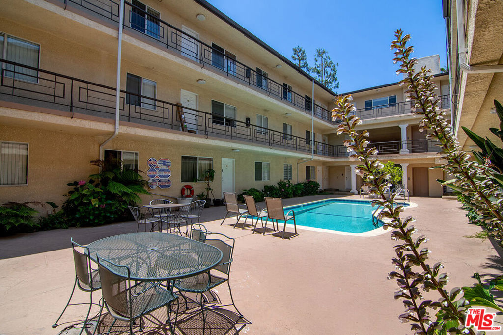 4358 Mammoth Avenue 26