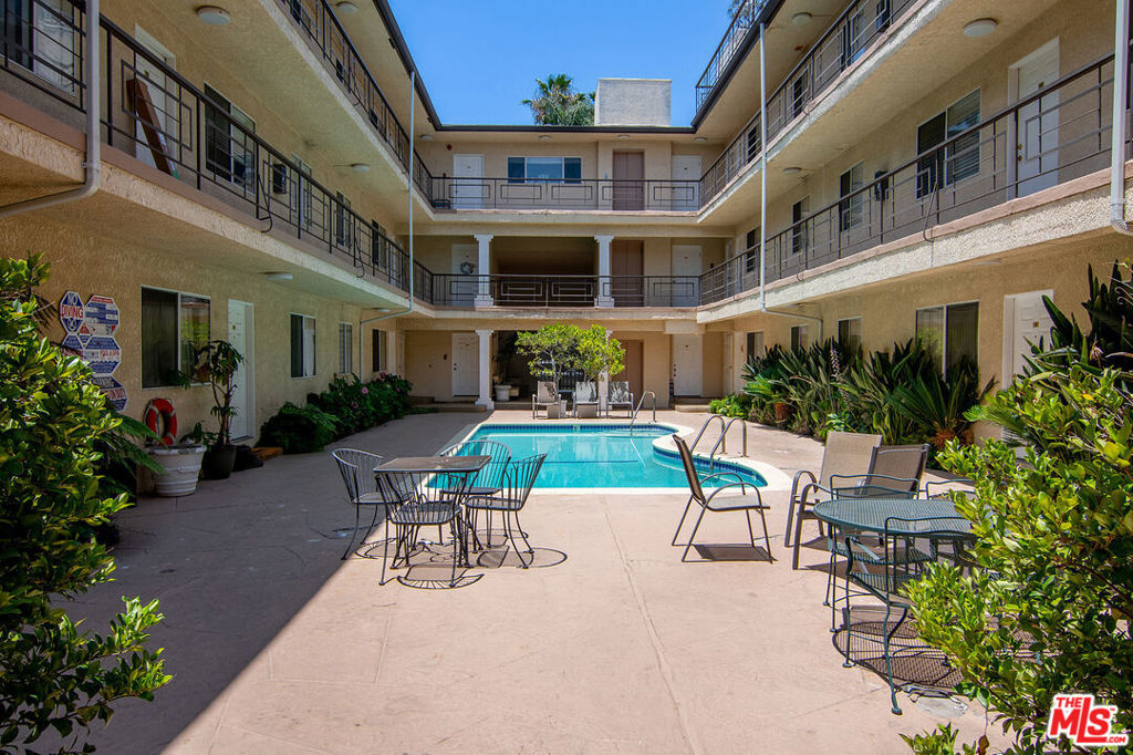 4358 Mammoth Avenue 26