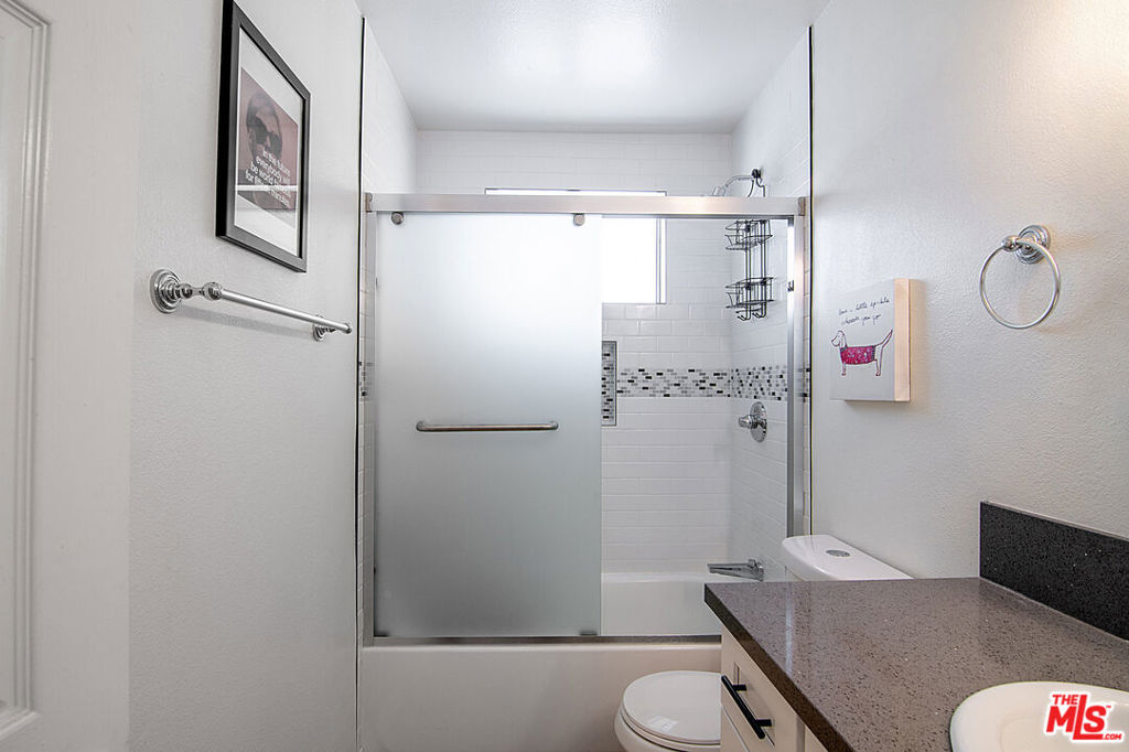 4358 Mammoth Avenue 26