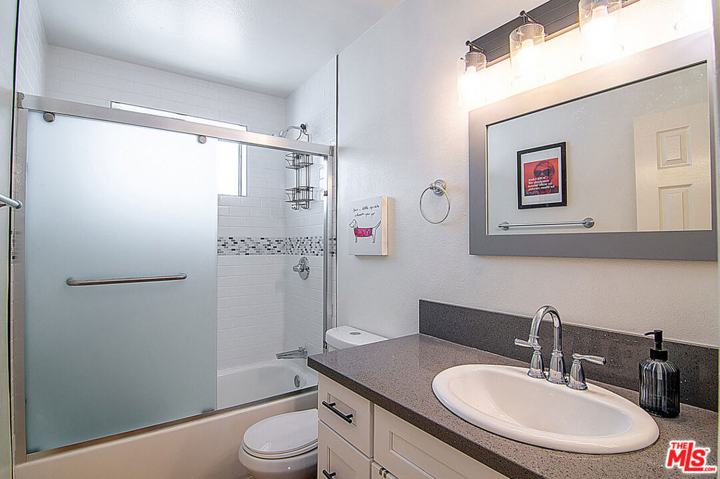 4358 Mammoth Avenue 26