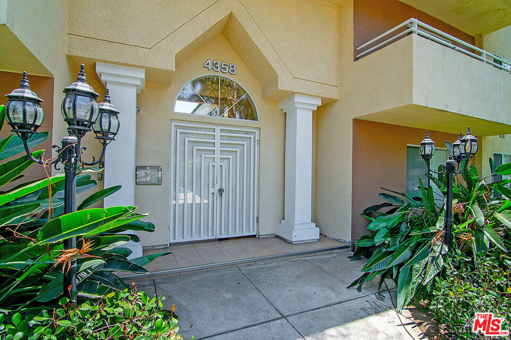 4358 Mammoth Avenue 26