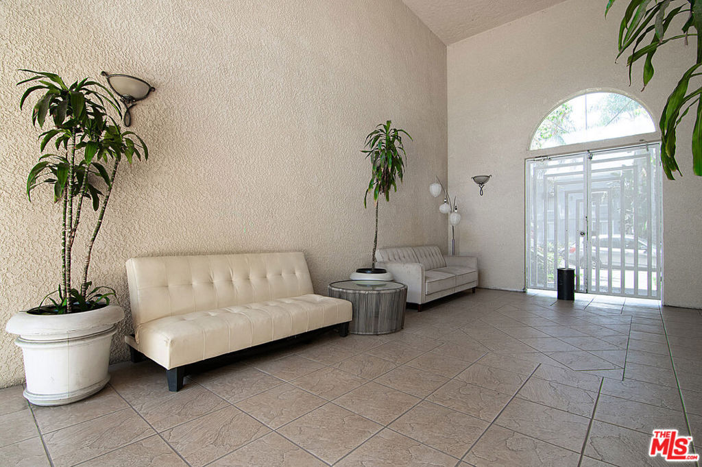 4358 Mammoth Avenue 26