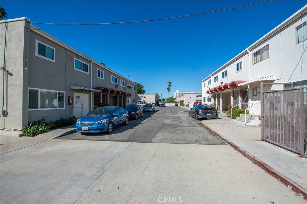 7135 Coldwater Canyon 14