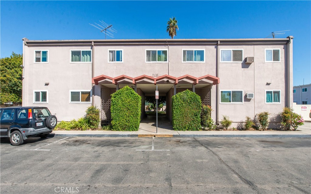 7135 Coldwater Canyon 14