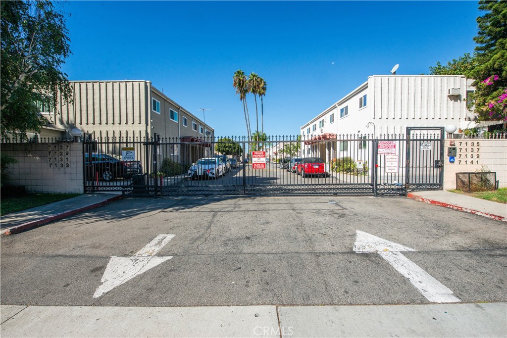 7135 Coldwater Canyon 14