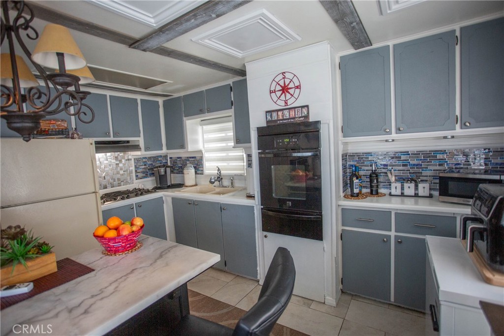 21001 Plummer Street 71