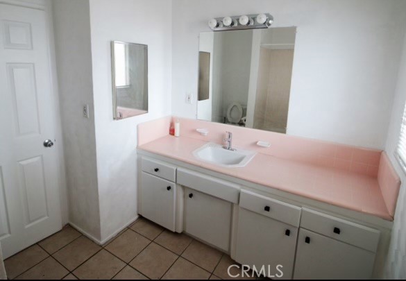 13505 Muscatine Street