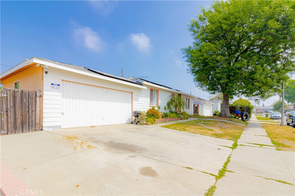 13505 Muscatine Street