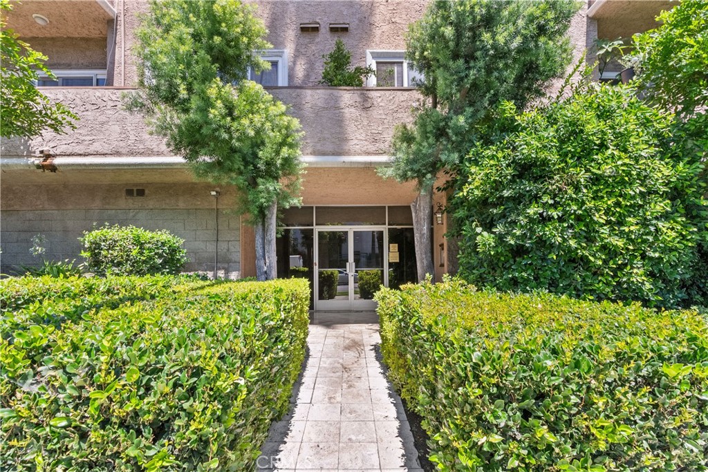 14607 Erwin Street 113