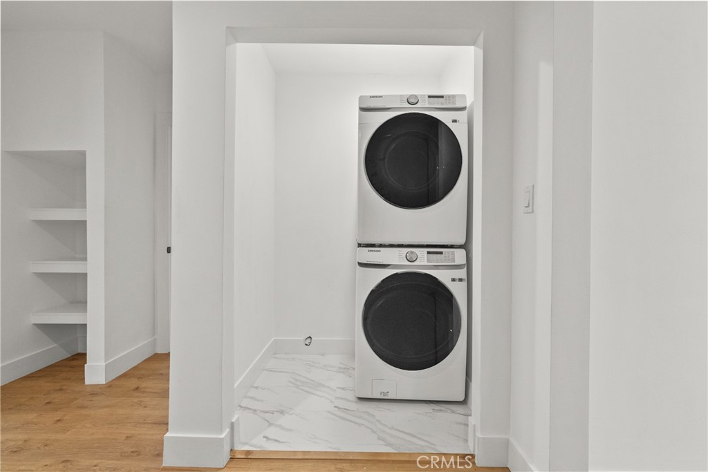 13817 Bromwich Street