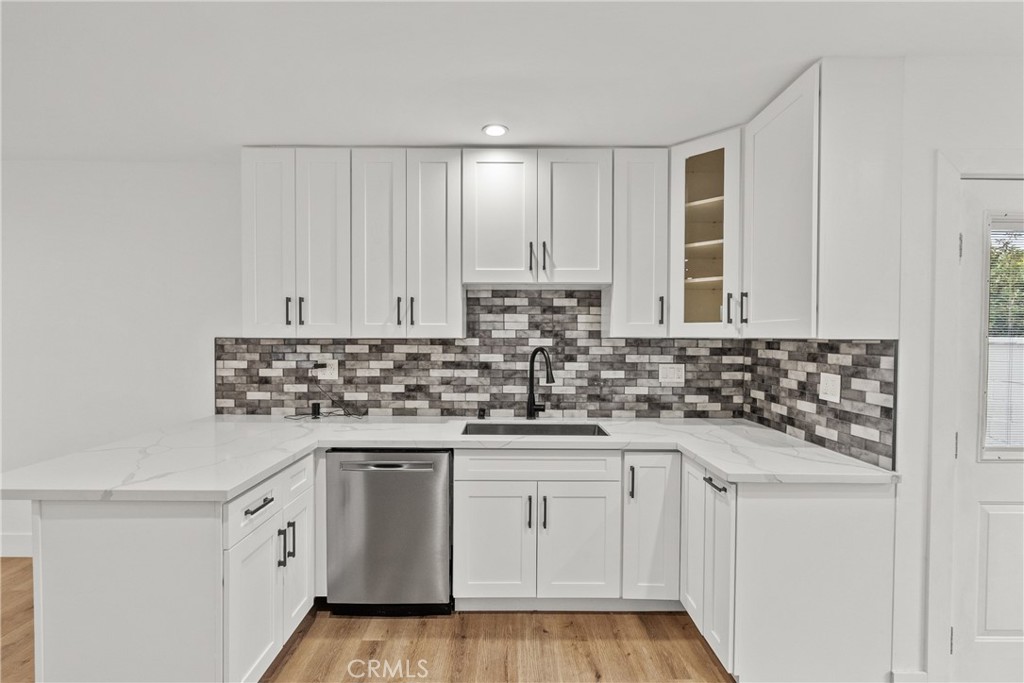 13817 Bromwich Street