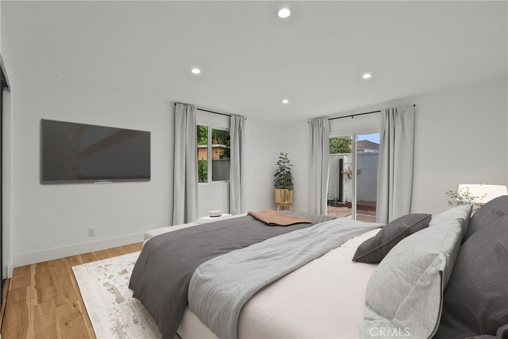 13817 Bromwich Street