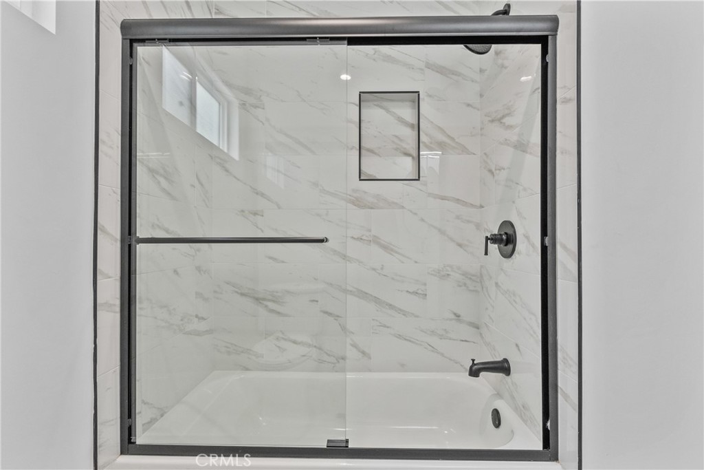 13817 Bromwich Street