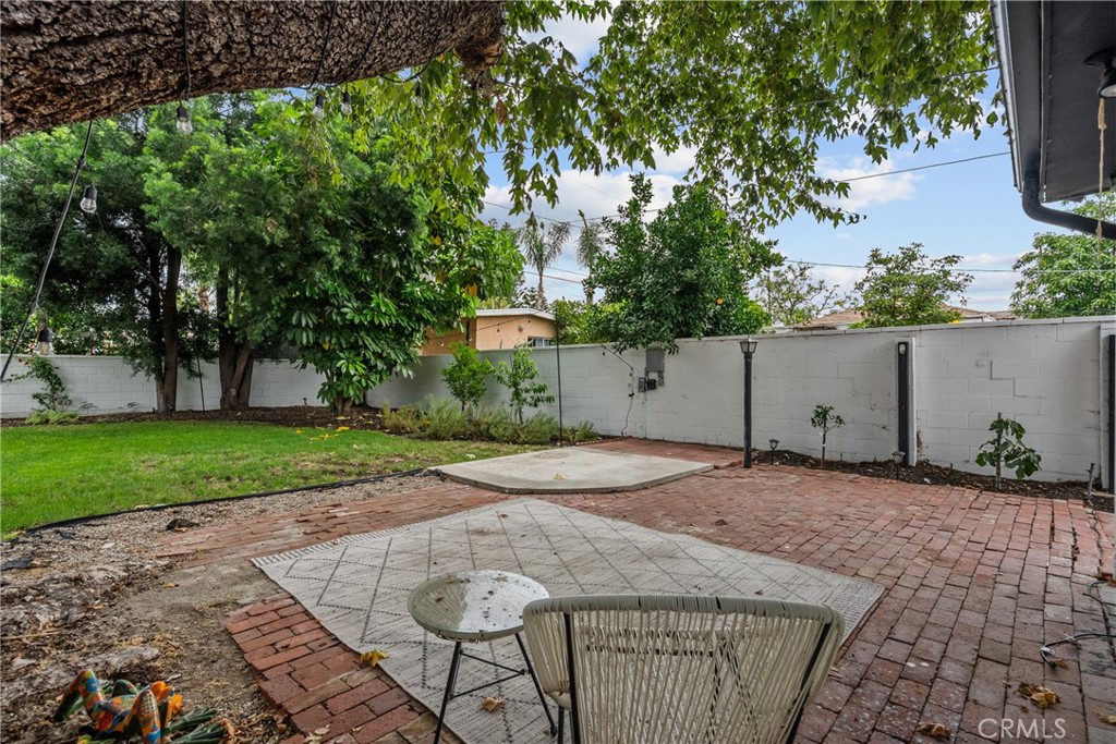 13817 Bromwich Street