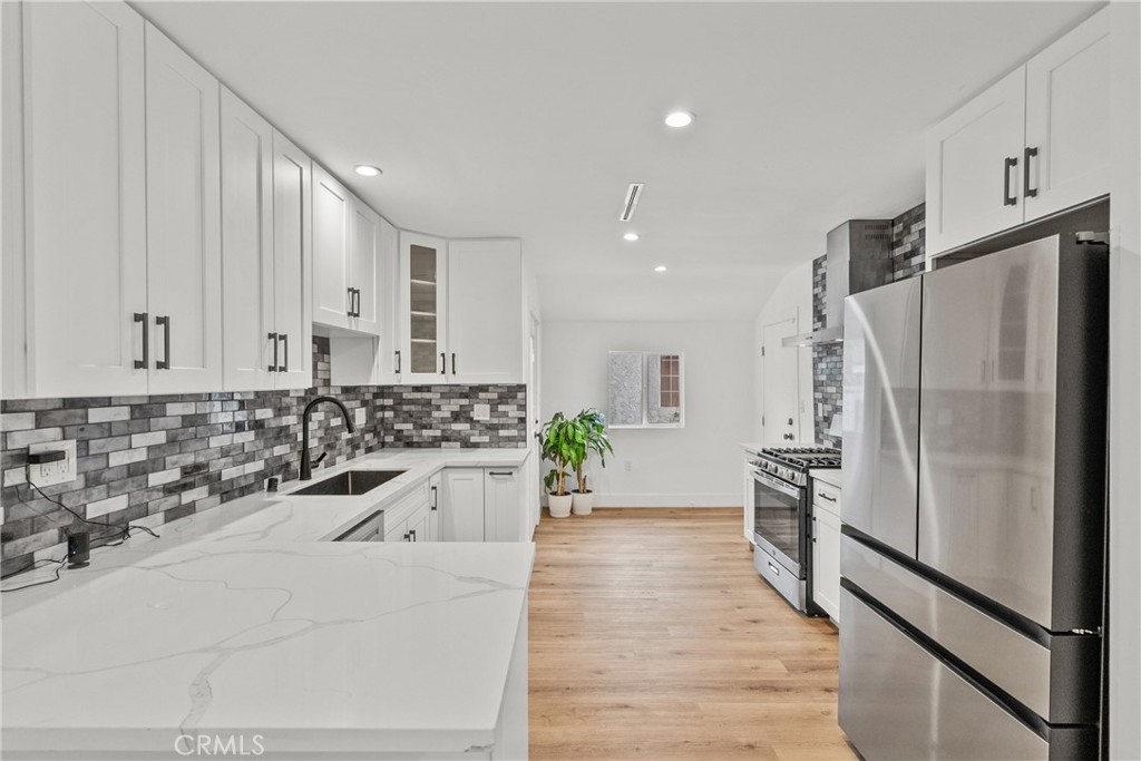 13817 Bromwich Street