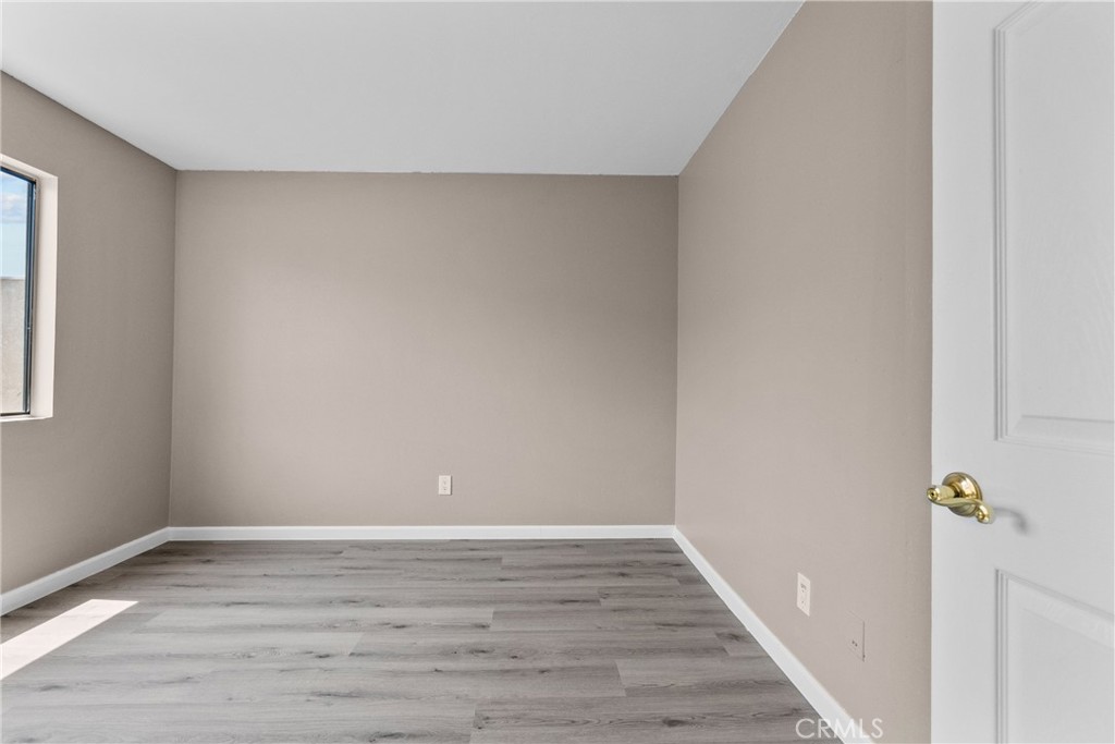 18958 Sherman Way 17