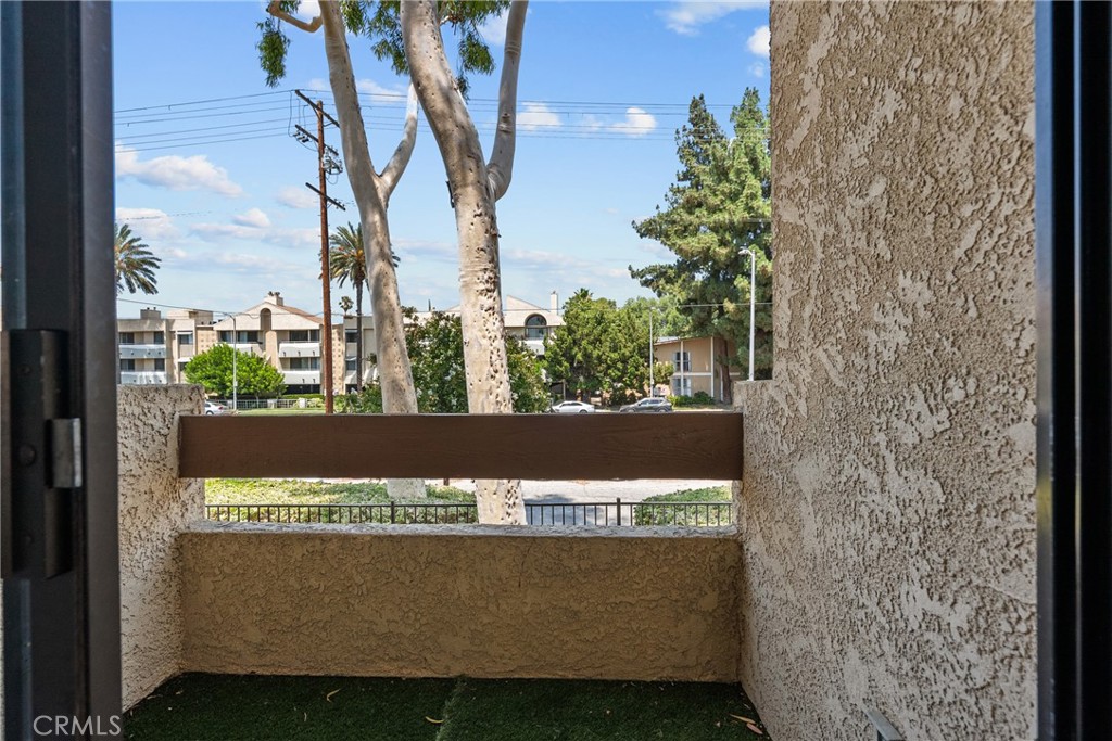 18958 Sherman Way 17
