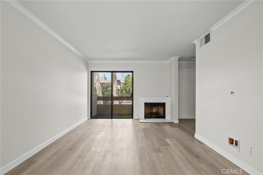 18958 Sherman Way 17