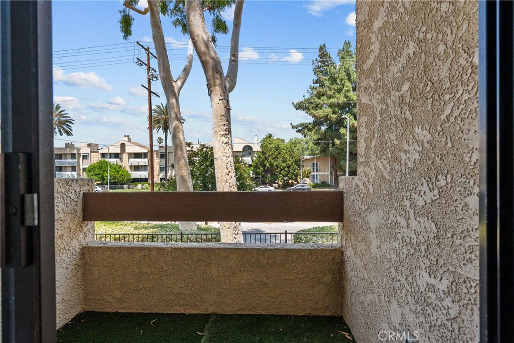 18958 Sherman Way 17