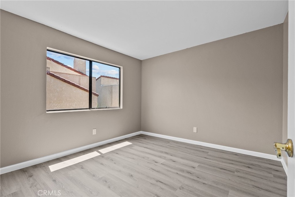 18958 Sherman Way 17