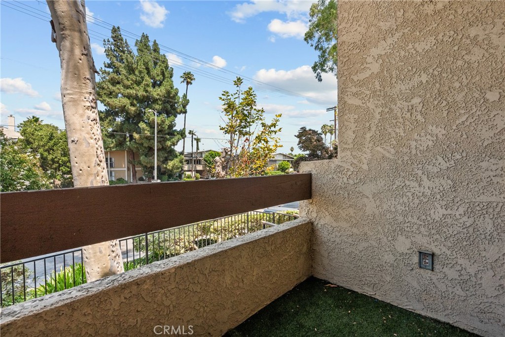 18958 Sherman Way 17