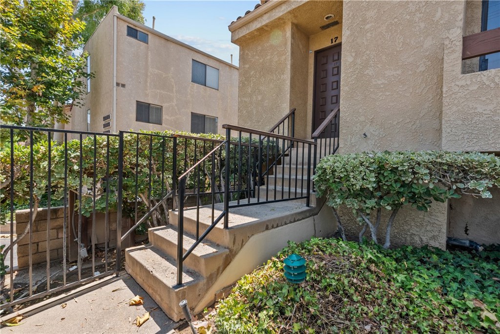 18958 Sherman Way 17