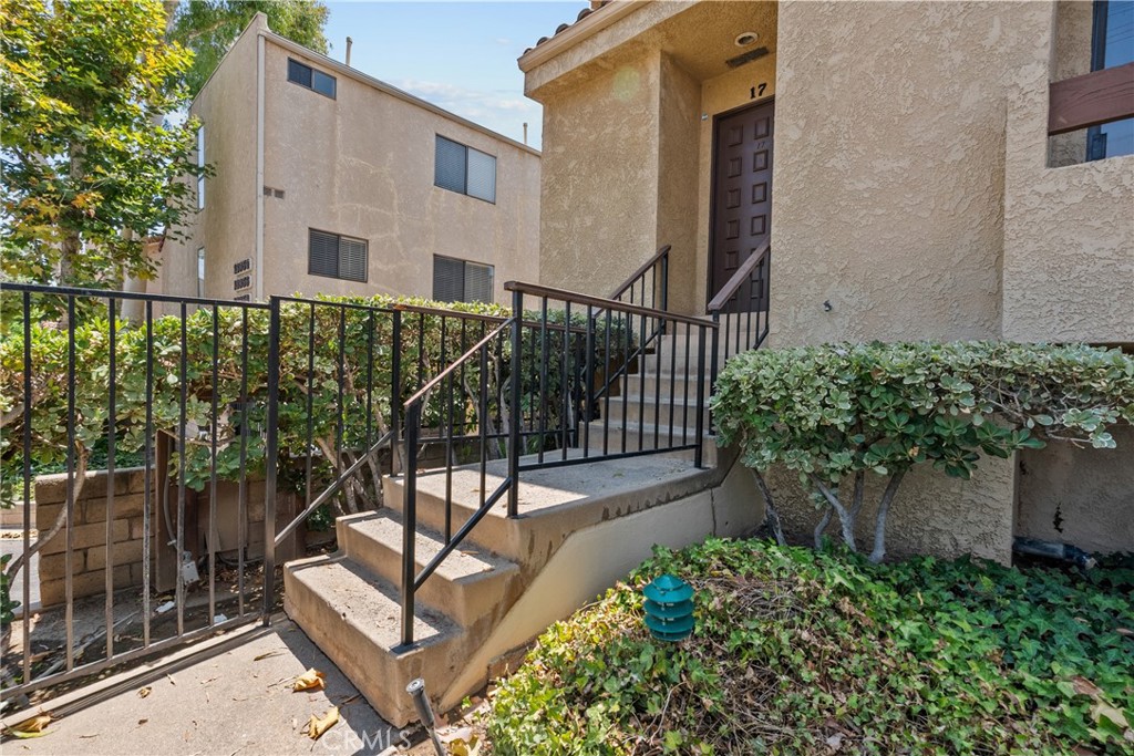 18958 Sherman Way 17