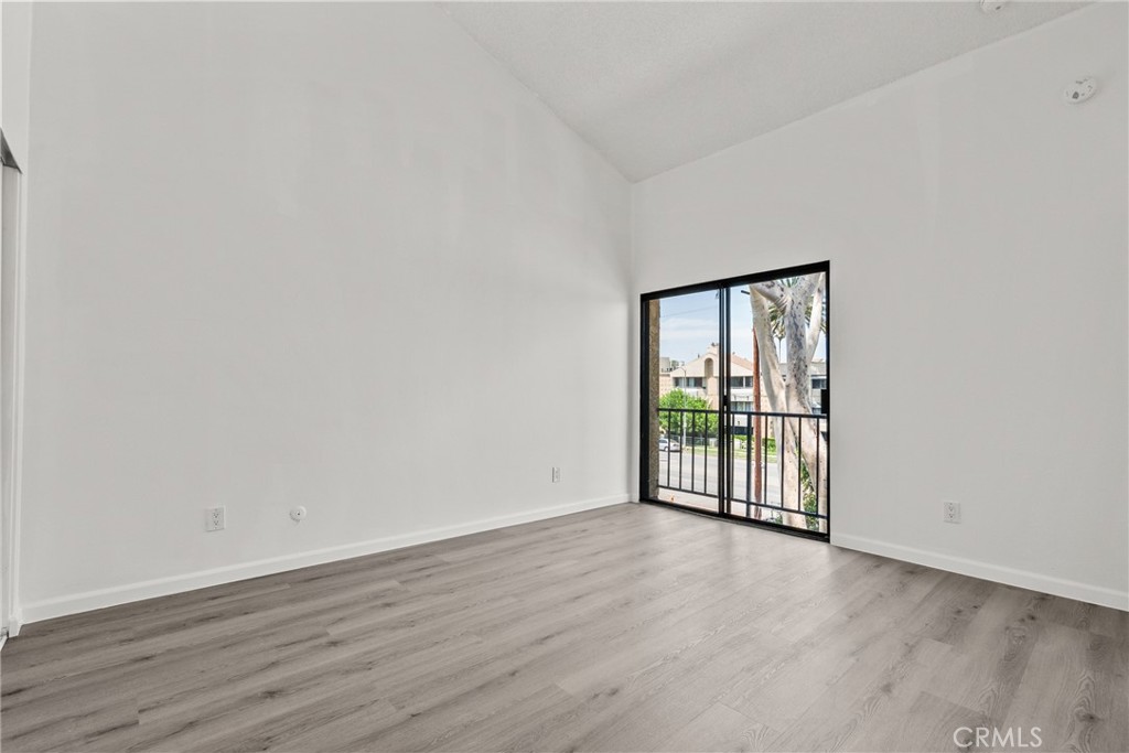 18958 Sherman Way 17