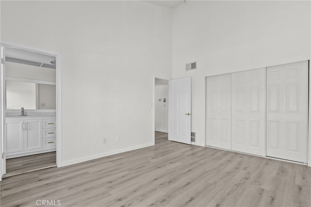 18958 Sherman Way 17