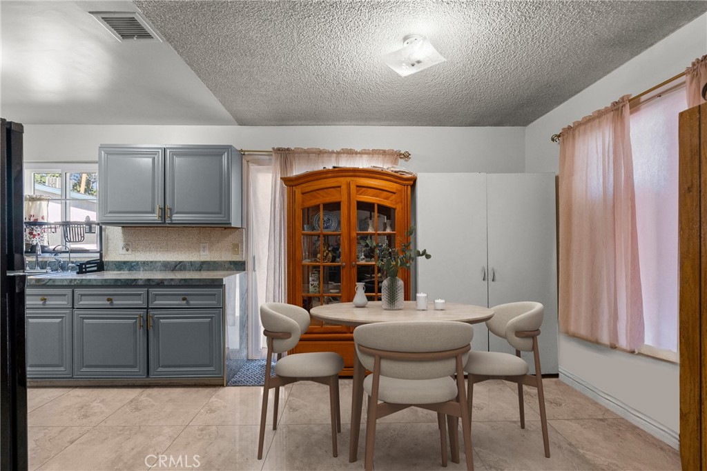 13086 Foothill Boulevard
