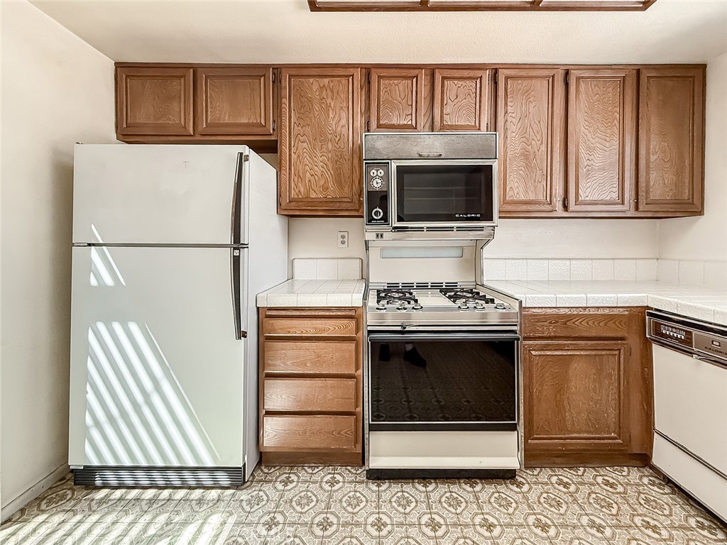 20027 Community Street 54