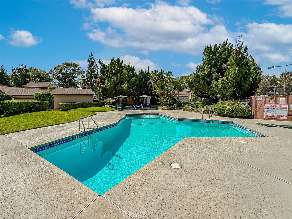 20027 Community Street 54