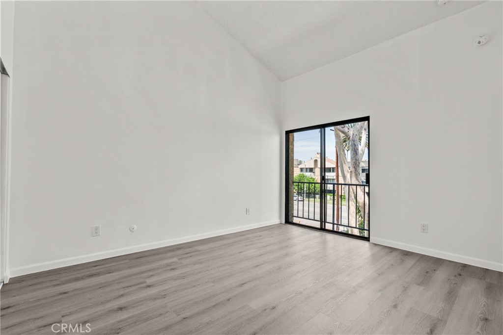 18958 Sherman Way 17