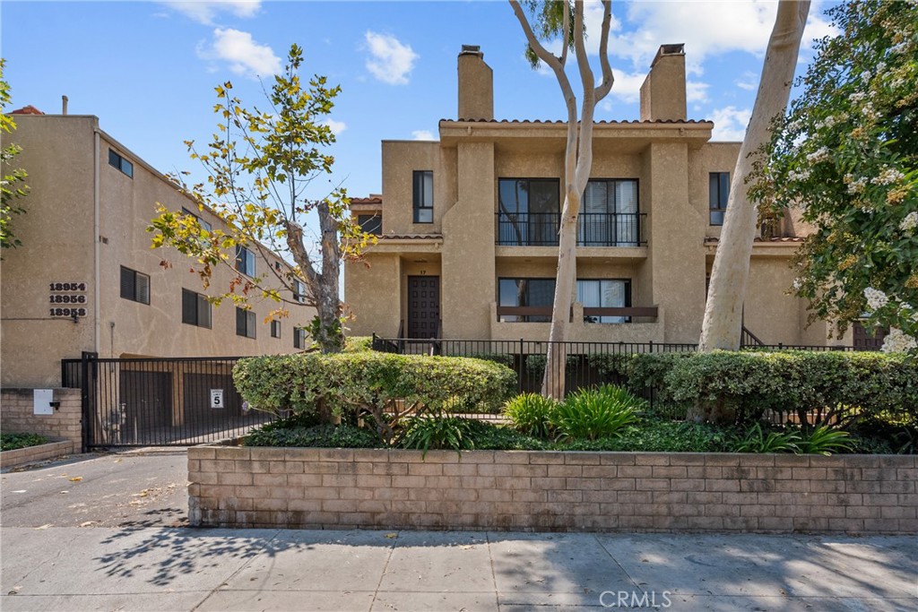 18958 Sherman Way 17